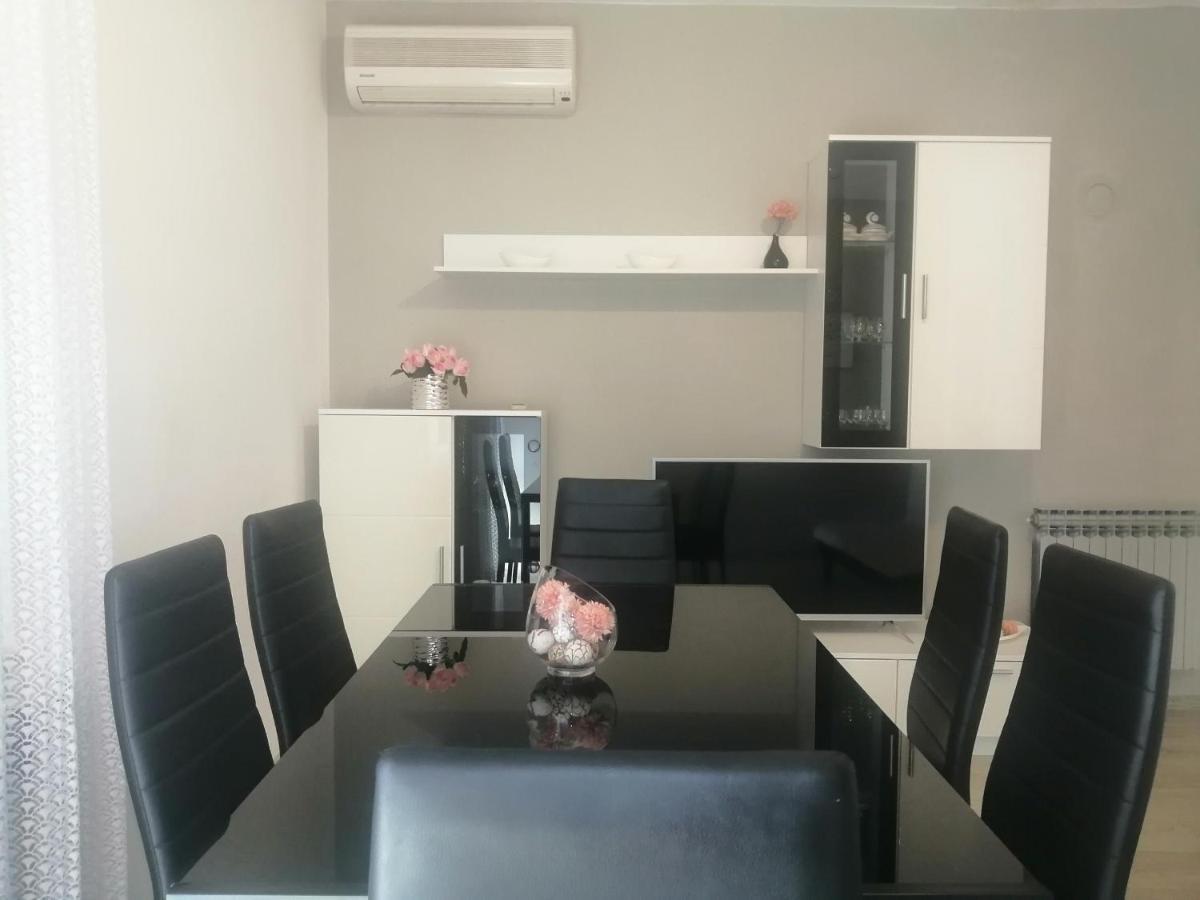 Apartment Vera, 80 M From The Sea Novigrad Istria Eksteriør billede