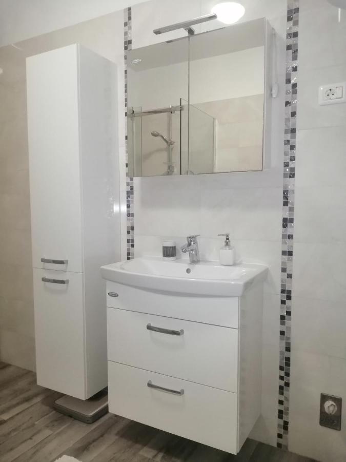 Apartment Vera, 80 M From The Sea Novigrad Istria Eksteriør billede